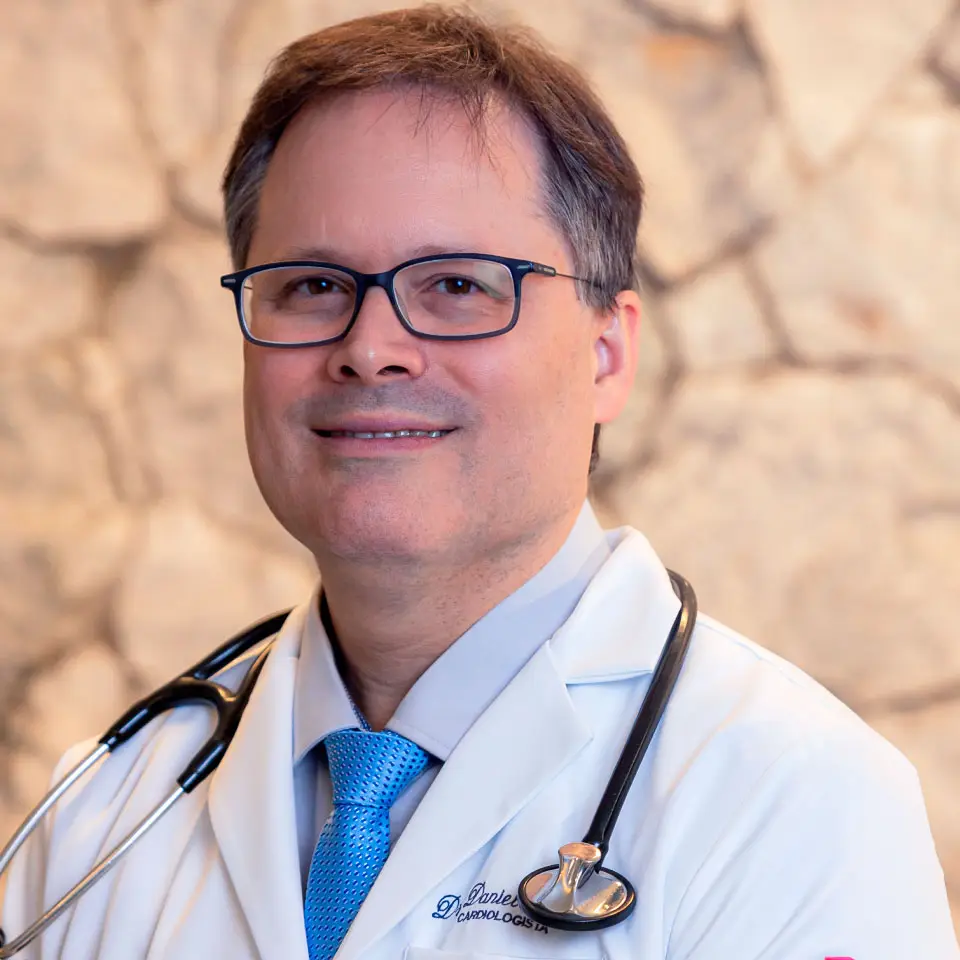 Dr. Daniel Ribeiro